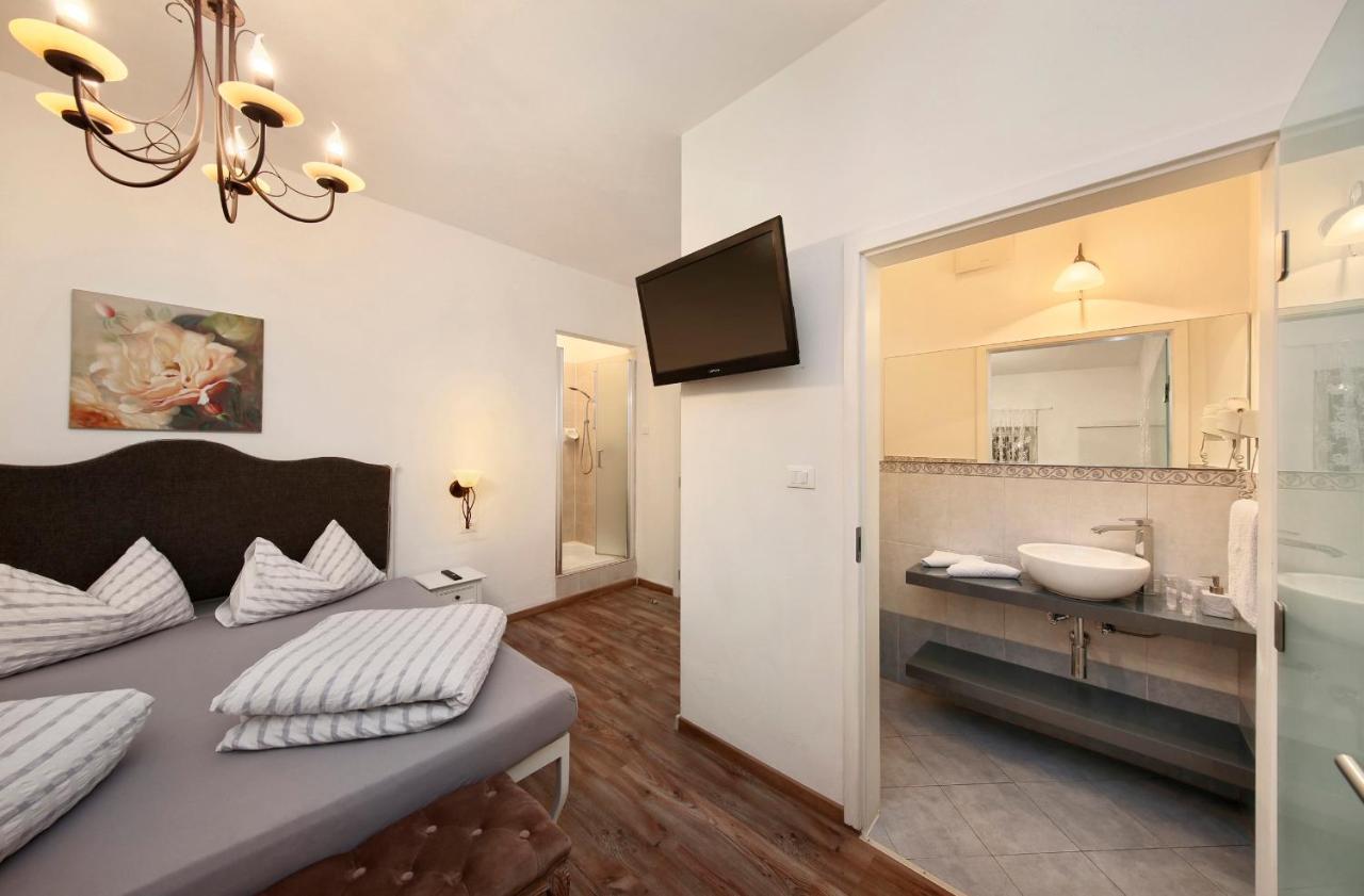 Garni Villa Tyrol - Adults Only メラーノ エクステリア 写真