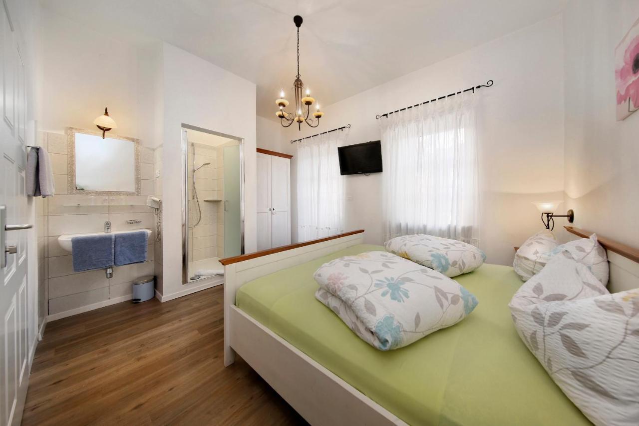 Garni Villa Tyrol - Adults Only メラーノ 部屋 写真